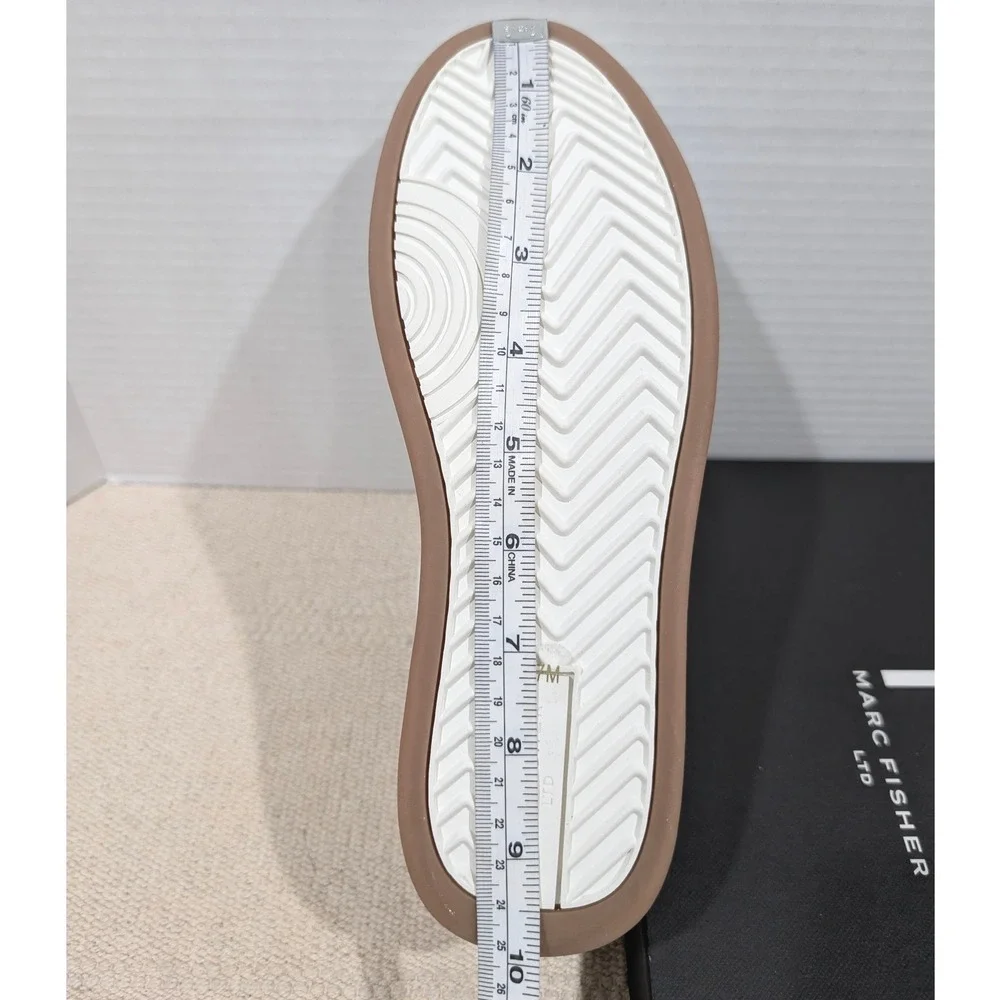 Marc Fisher Flynn Ivory Pebbled Leather Lace Up Sneakers 7M Minimalist NIB